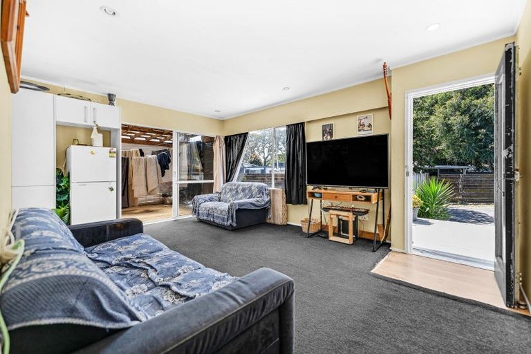 Photo of property in 2/29 Kindergarten Drive, Conifer Grove, Takanini, 2112