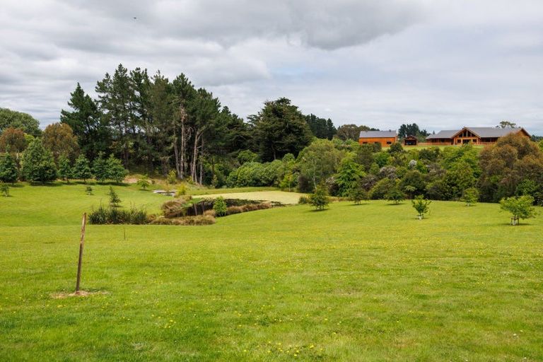 Photo of property in 3 Paterson Lane, Kelvin Grove, 4470