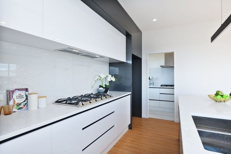 Photo of property in 5 Eric Gifford Drive, Ranui, Auckland, 0612