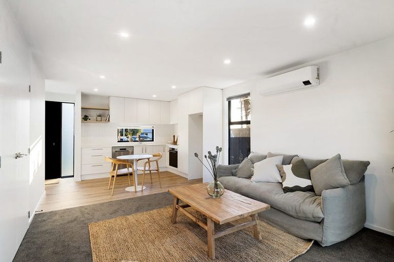 Photo of property in 2/109 Taikata Road, Te Atatu Peninsula, Auckland, 0610