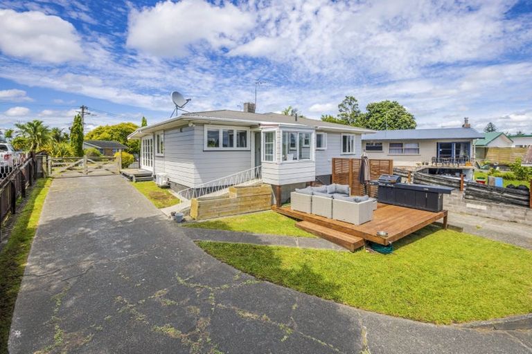 Photo of property in 20 Rembrandt Place, Opaheke, Papakura, 2113