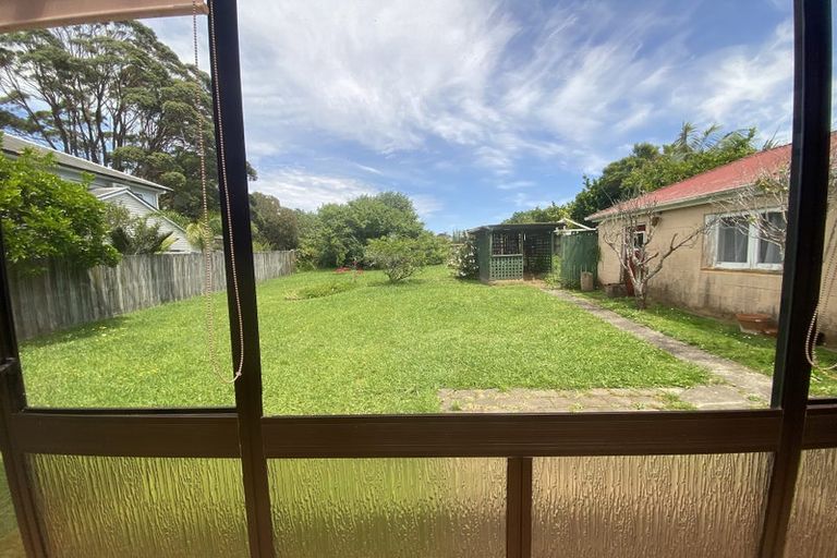 Photo of property in 22 Niccol Avenue, Narrow Neck, Auckland, 0624