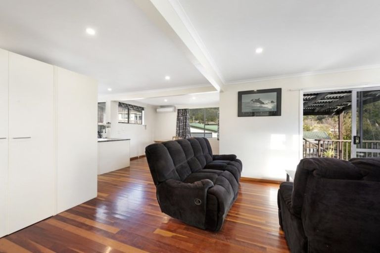 Photo of property in 102 Horoeka Street, Stokes Valley, Lower Hutt, 5019