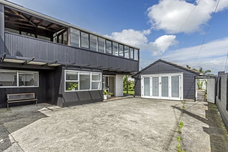 Photo of property in 10a Church Street, Northcote Point, Auckland, 0627