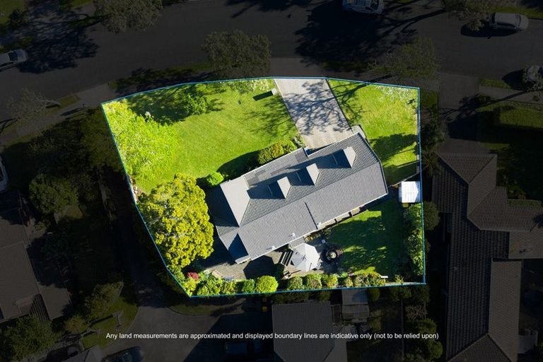 Photo of property in 13 Glucina Avenue, West Harbour, Auckland, 0618