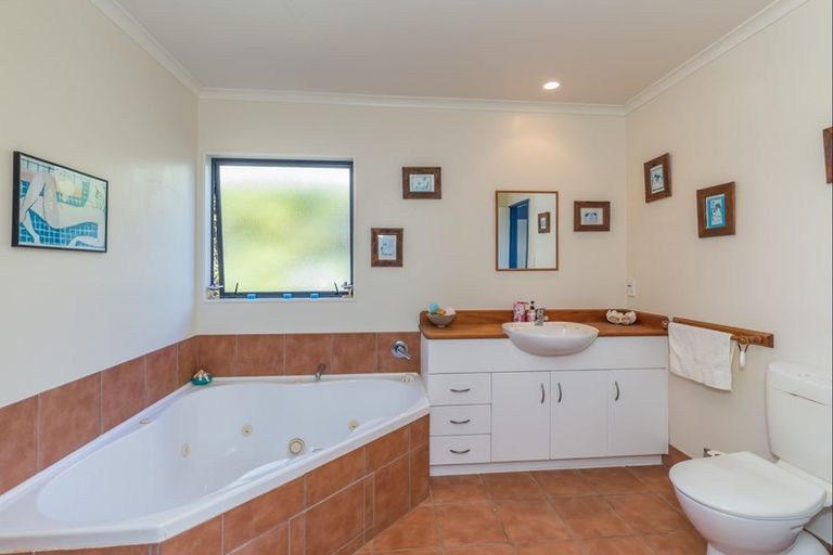 Photo of property in 53 Rua Avenue, Waitarere Beach, Levin, 5510
