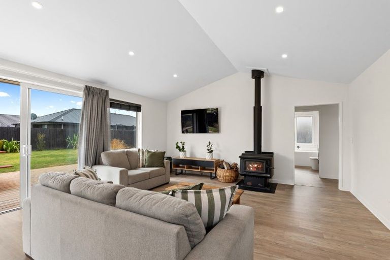 Photo of property in 24 Cressy Place, Darfield, 7510