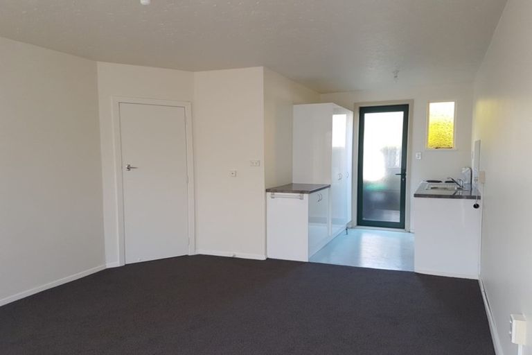 Photo of property in 55 Olliviers Road, Phillipstown, Christchurch, 8011