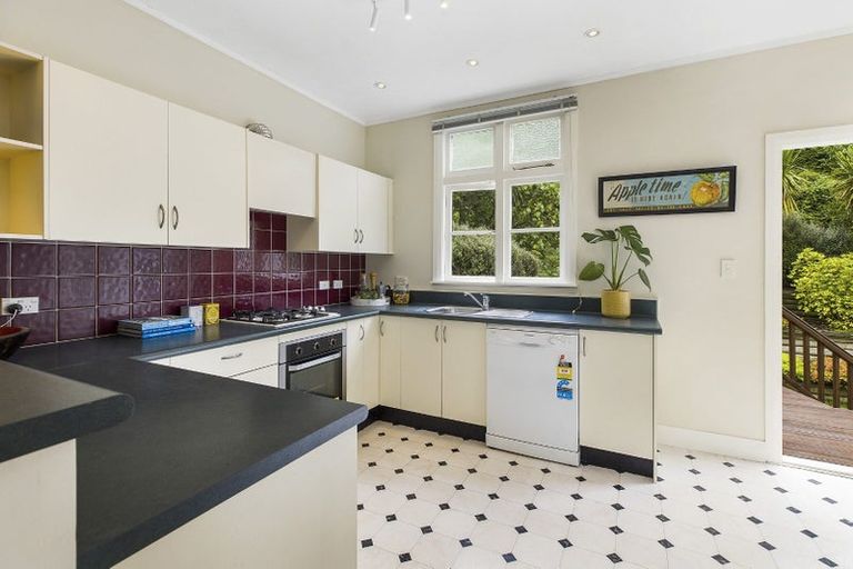 Photo of property in 14 Lerwick Terrace, Melrose, Wellington, 6023