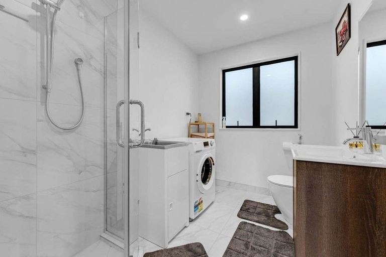 Photo of property in 2 Fields Road, Manurewa, Auckland, 2102