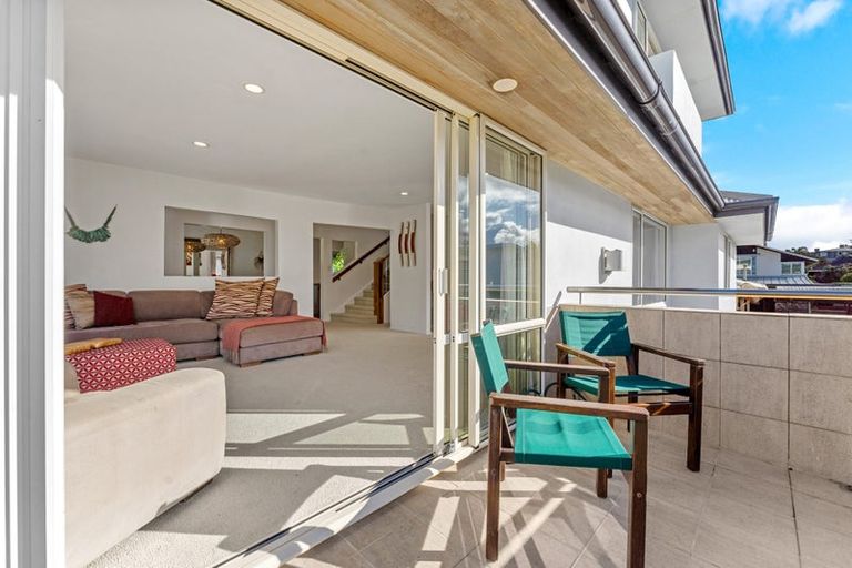 Photo of property in 1/22 Tiri Road, Milford, Auckland, 0620