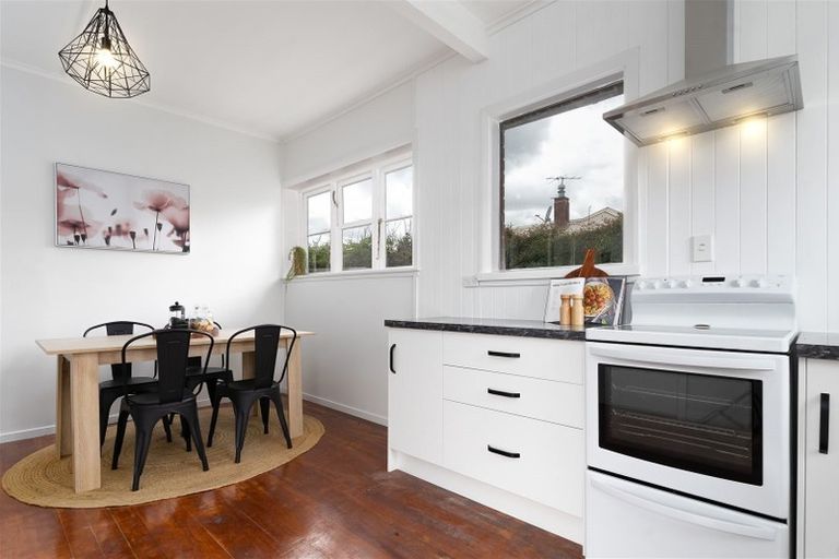 Photo of property in 13 Mcgregor Crescent, Masterton, 5810