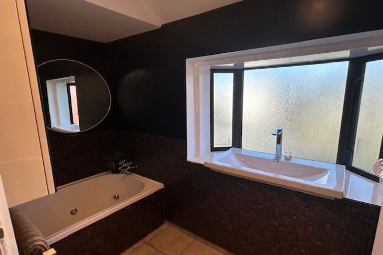 Photo of property in 68 Innes Road, St Albans, Christchurch, 8052