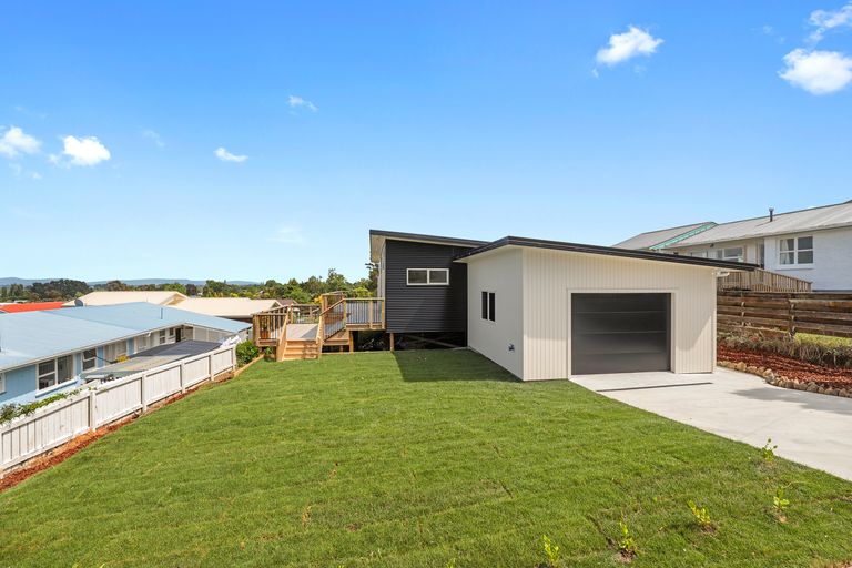 Photo of property in 10 Burgess Street, Te Aroha, 3320
