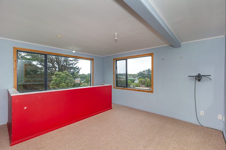 Photo of property in 32 Himatangi Street, Himatangi Beach, Foxton, 4891