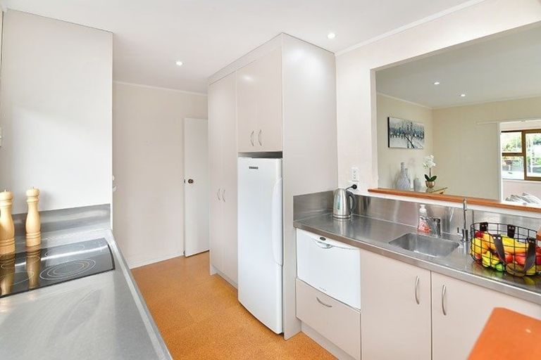 Photo of property in 2/12 Ramsgate Terrace, Mairangi Bay, Auckland, 0630