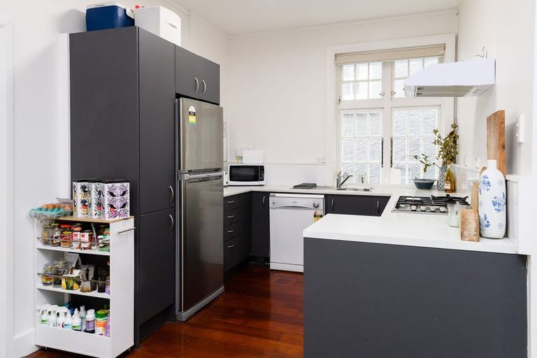 Photo of property in 5 Grass Street, Oriental Bay, Wellington, 6011