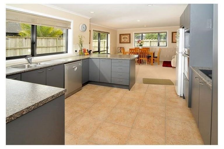 Photo of property in 104 Wayne Francis Drive, Flat Bush, Auckland, 2016