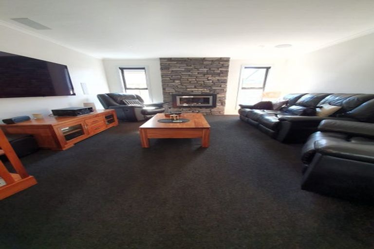 Photo of property in 87 Woburn Road, Woburn, Lower Hutt, 5010