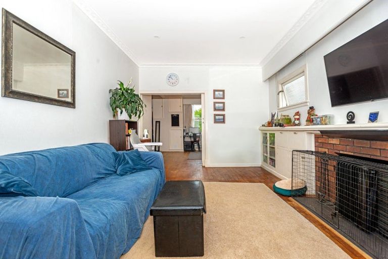 Photo of property in 35 De Lautour Road, Inner Kaiti, Gisborne, 4010