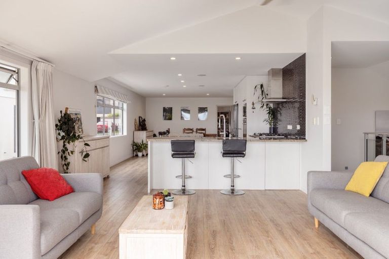 Photo of property in 40 Oceanview Road, Mount Maunganui, 3116