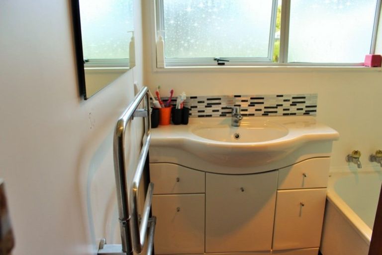 Photo of property in 3 Broderick Street, Te Anau, 9600