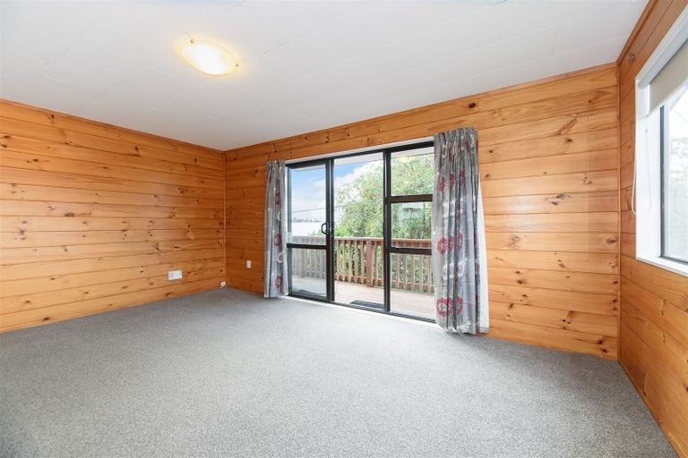 Photo of property in 1/57 Cliff View Drive, Green Bay, Auckland, 0604