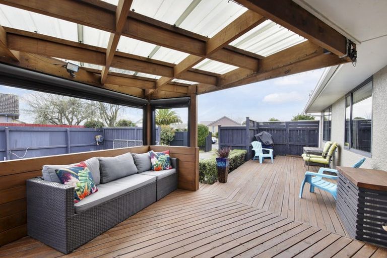 Photo of property in 6 Oakley Crescent, Hornby, Christchurch, 8042