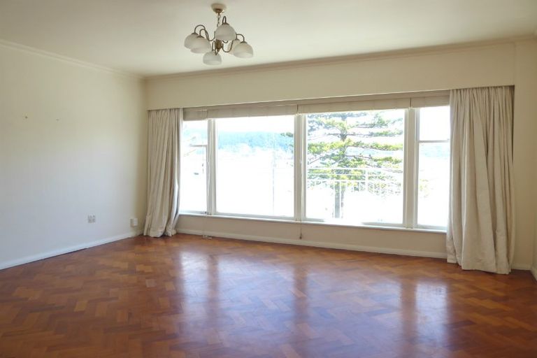 Photo of property in Rehutai Flats, 2/268 Oriental Parade, Oriental Bay, Wellington, 6011