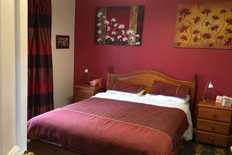 Photo of property in 35 Dublin Street, Martinborough, 5711