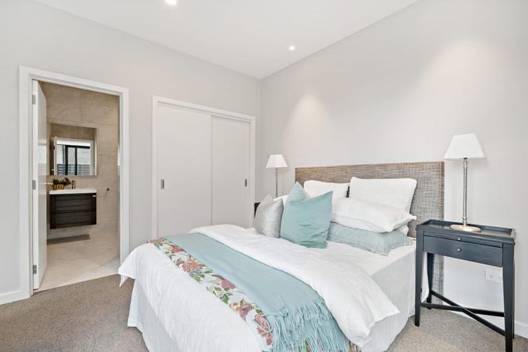 Photo of property in 14 Third Fairway Place, Albany, Auckland, 0632