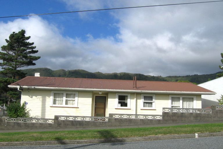 Photo of property in 23 Amundsen Grove, Stokes Valley, Lower Hutt, 5019