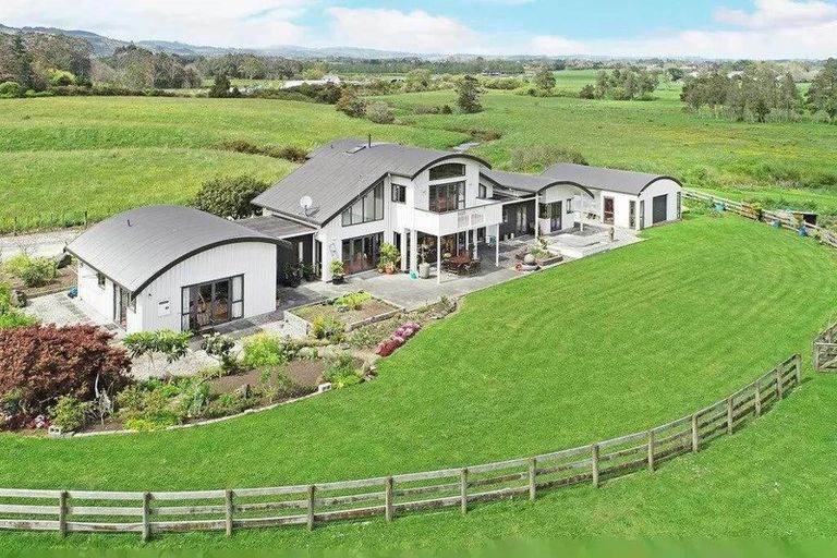 Photo of property in 256 Sutton Road, Drury, Papakura, 2584