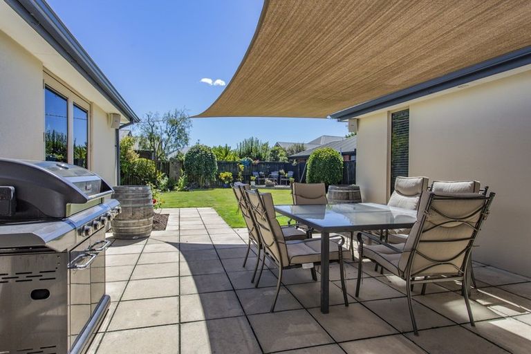 Photo of property in 22 Melford Close, Rangiora, 7400