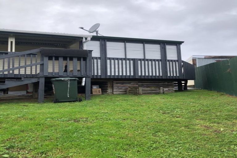 Photo of property in 40 Reid Road, New Lynn, Auckland, 0600