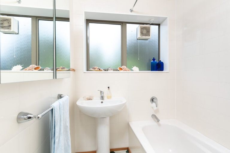 Photo of property in 15 Nuffield Street, Tawa, Wellington, 5028