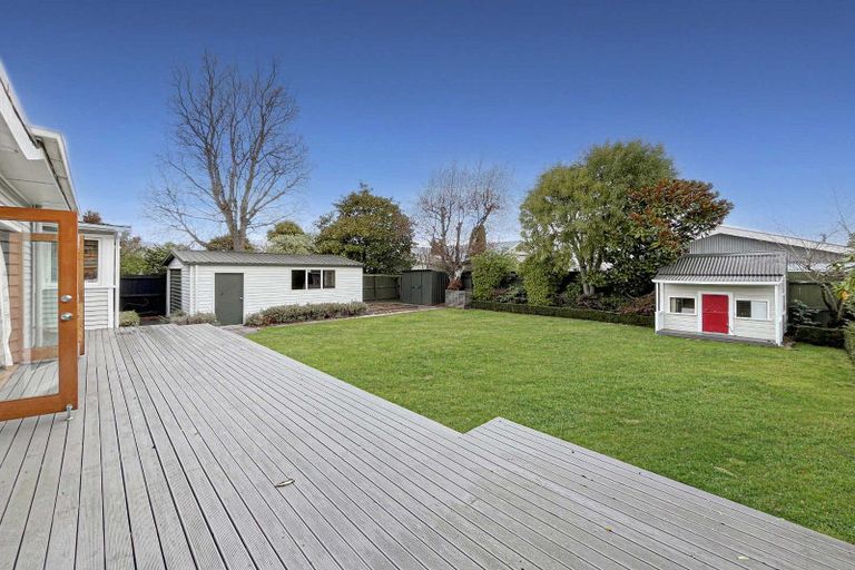 Photo of property in 17 Roosevelt Avenue, St Albans, Christchurch, 8014