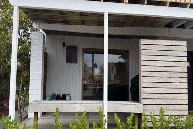 Photo of property in 1/30 Hyde Road, Rothesay Bay, Auckland, 0630
