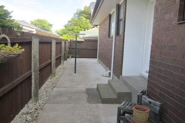 Photo of property in 10a Oakhurst Place, Russley, Christchurch, 8042