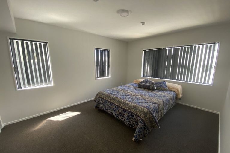 Photo of property in 1/232 Main Road, Tawa, Wellington, 5028