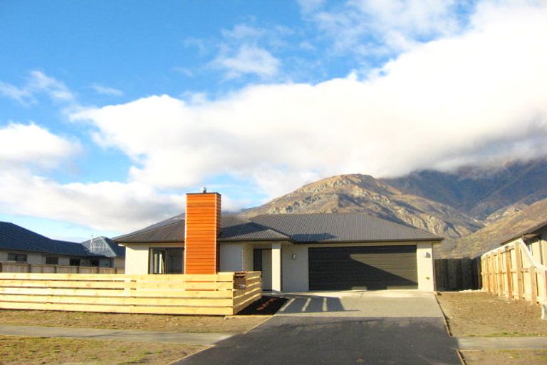 Photo of property in 28 Lochnagar Drive, Lake Hayes, Queenstown, 9304