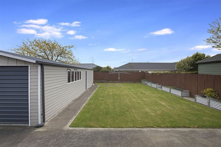 Photo of property in 69 Farquhars Road, Redwood, Christchurch, 8051
