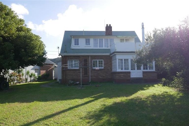 Photo of property in 2 Kamo Road, Regent, Whangarei, 0112