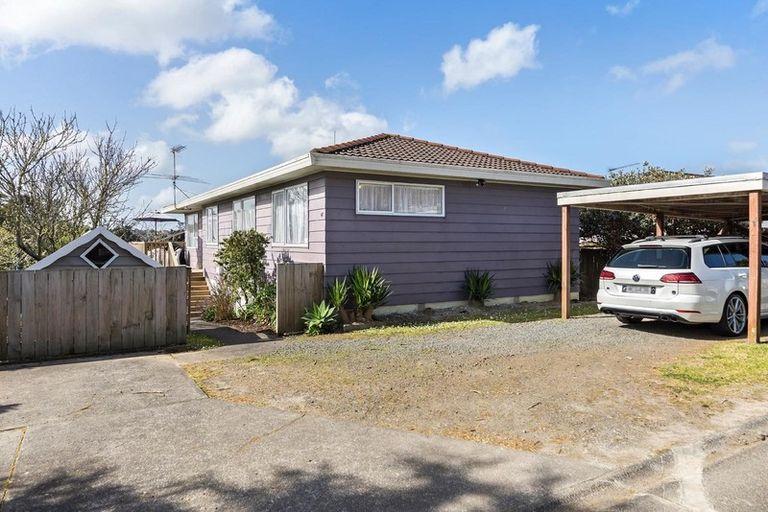 Photo of property in 47 Hassan Drive, Massey, Auckland, 0614