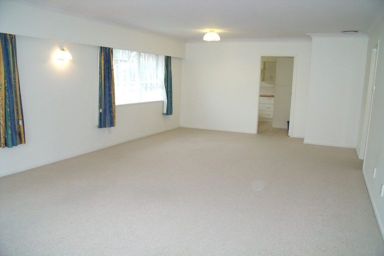 Photo of property in 2/1 Bramley Drive, Farm Cove, Auckland, 2012