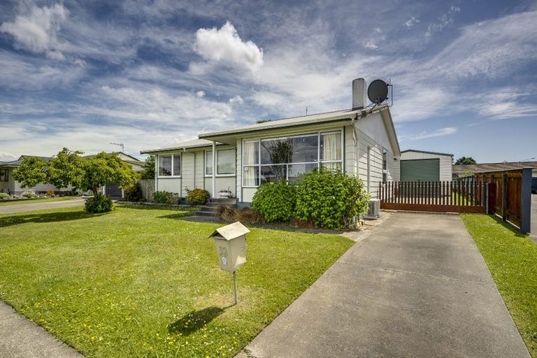 Photo of property in 32 Skerrett Crescent, Tamatea, Napier, 4112