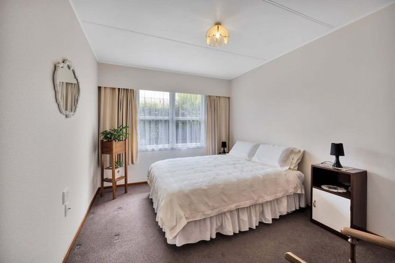 Photo of property in 1 Reid Avenue, Hawera, 4610