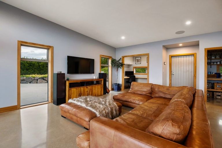 Photo of property in 33 Hakao Road, Minden, Tauranga, 3171