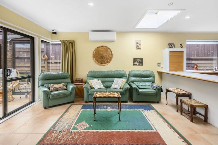 Photo of property in 27 Avon Street, Island Bay, Wellington, 6023