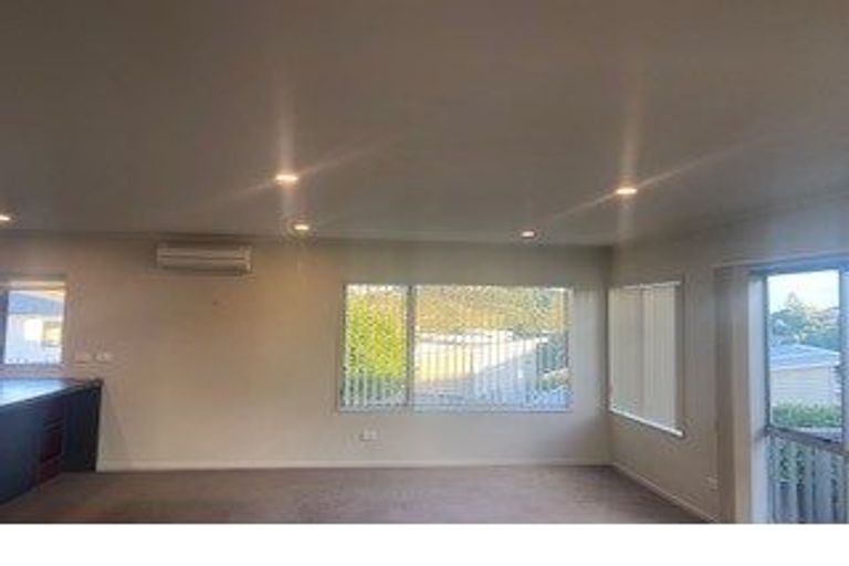 Photo of property in 64e Sheridan Terrace, Johnsonville, Wellington, 6037